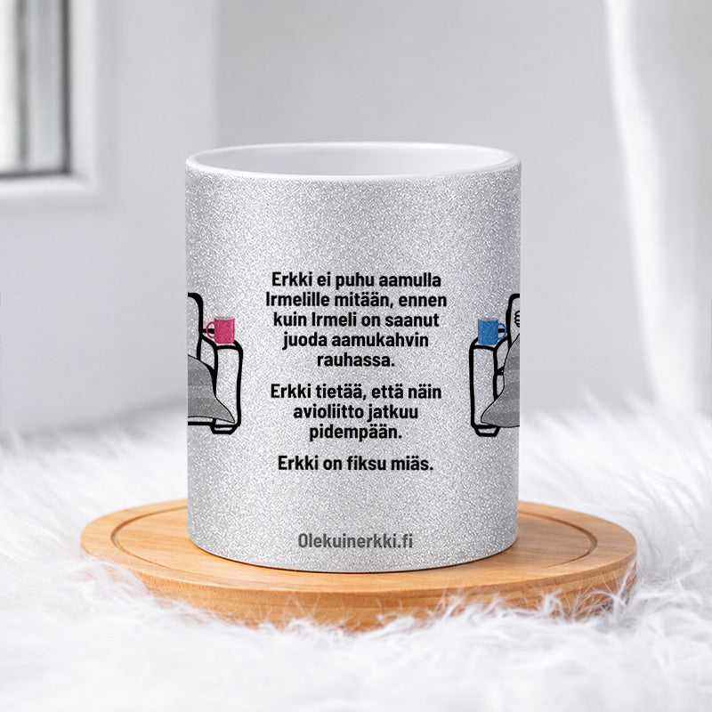 Erkki ja Irmeli aamukahvilla 0007 |  Glittermuki 330ml