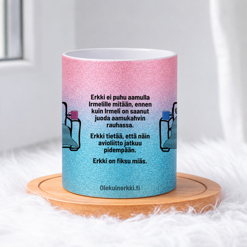 Erkki ja Irmeli aamukahvilla 0007 |  Glittermuki 330ml